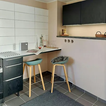Retro Hus Ved Rebild Bakker Med Kreativt Vaerksted *