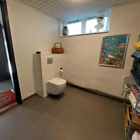 Retro Hus Ved Rebild Bakker Med Kreativt Vaerksted *