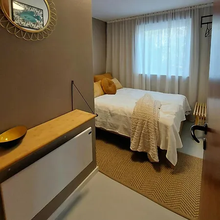 Retro Hus Ved Rebild Bakker Med Kreativt Vaerksted